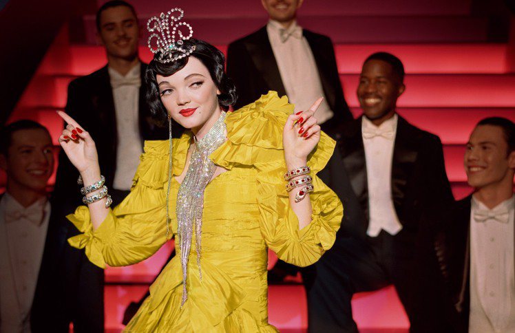 Gucci延續去年在巴黎Théâtre Le Palace劇院上演的時尚秀，以重現好萊塢黃金年代的方式拍攝全新的春夏廣告。圖／Gucci提供