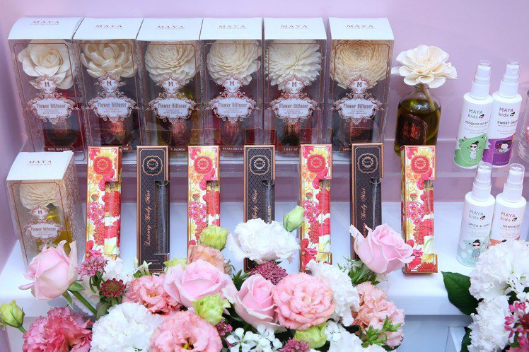 全新美妝選物店「Blossom繁花」引進泰國傳統哲學香氛品牌MAYA。圖／Blossom繁花提供