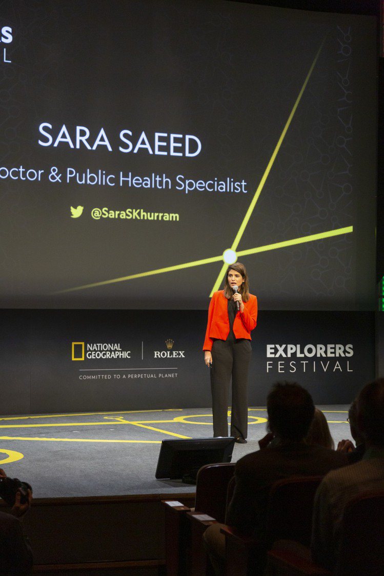 2019年度勞力士雄才偉略大獎入圍者之一、巴基斯坦公共衛生專家及企業家Sara Saeed 透過鼓勵受過醫療訓練的女性透過網路，為百姓提供低成本的優質基層醫療服務。圖／勞力士提供