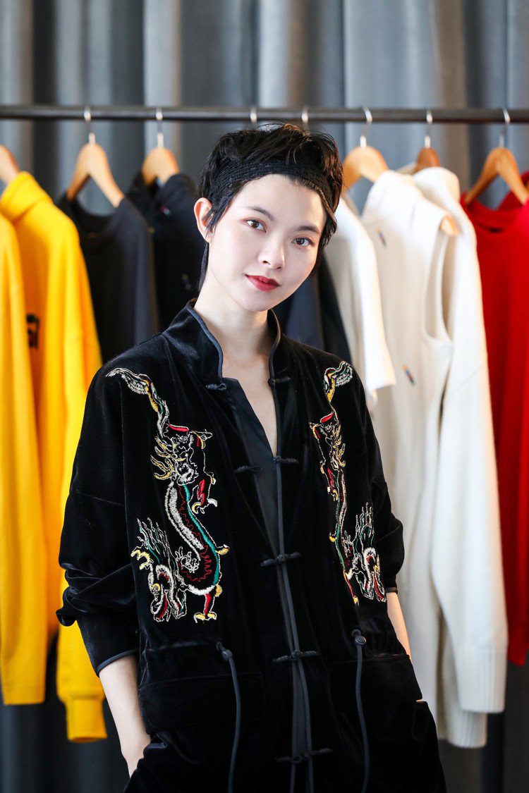 H&M今年首度與中國設計師陳安琪 （Angel Chen）合推聯名。圖／H&M提供