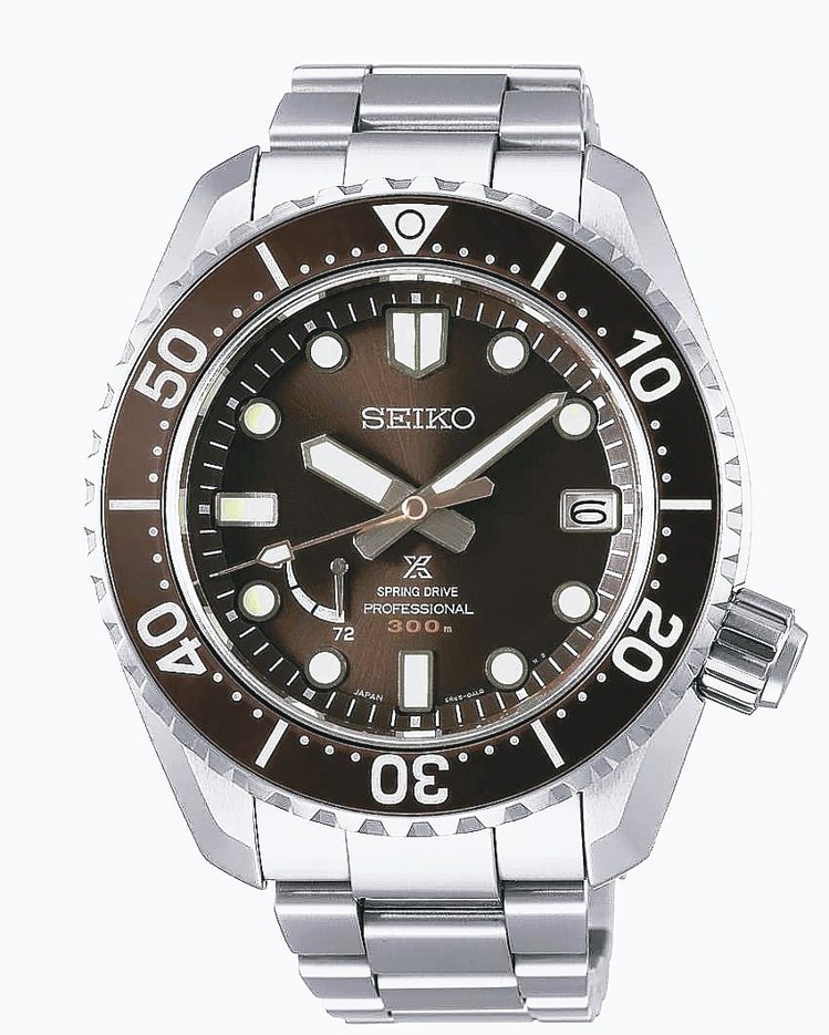 SEIKO Prospex系列LX Line SNR041J1腕表，鈦金屬表殼、表鍊搭配陶瓷表圈，約20萬5,000元。圖／SEIKO提供