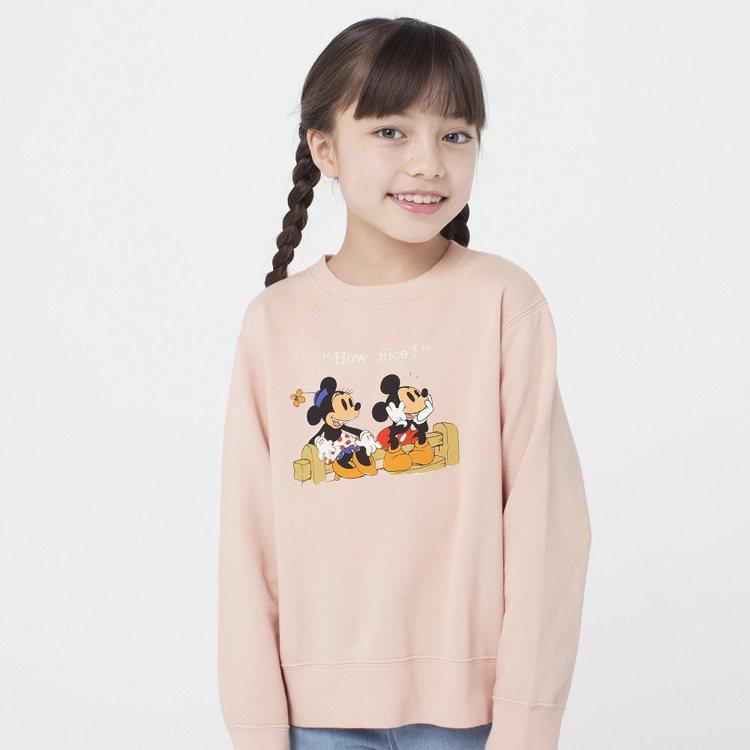 童裝 Disney 休閒上衣(長袖)，原價590元，新春特惠價390元起。圖／UNIQLO提供