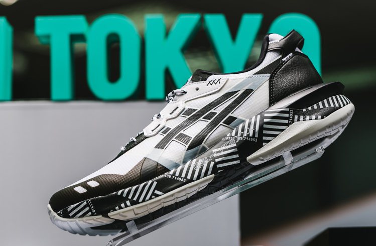 ASICS摩登東京系列Gel-Lyte XXX鞋3,800元。圖／ASICS提供
