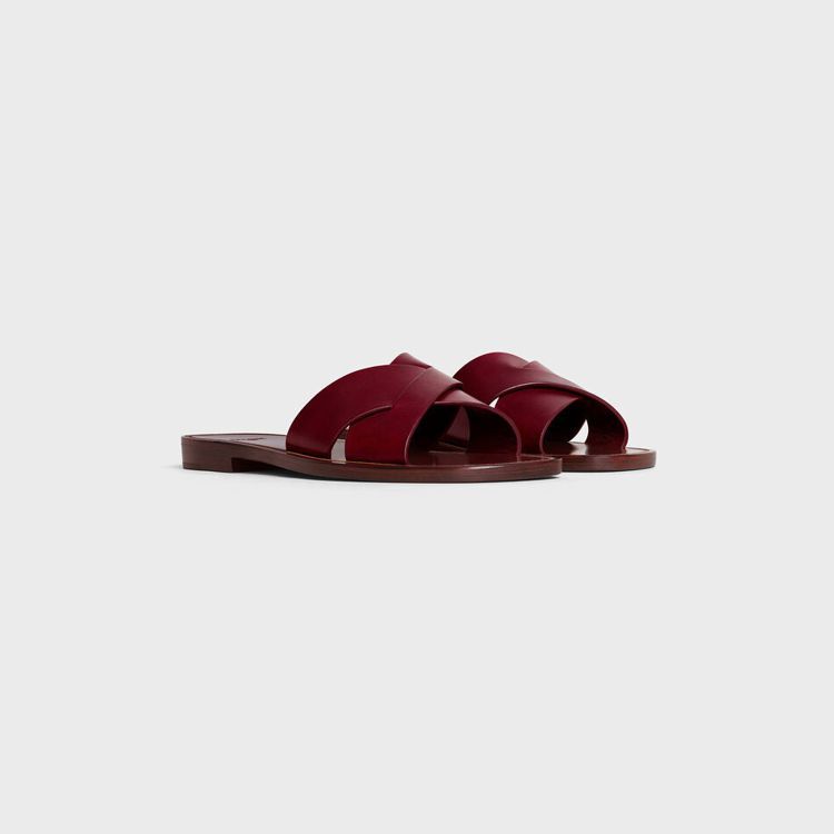 CELINE Lerins酒紅色小牛皮交叉帶拖鞋，售價19,500元。圖／CELINE BY HEDI SLIMANE提供