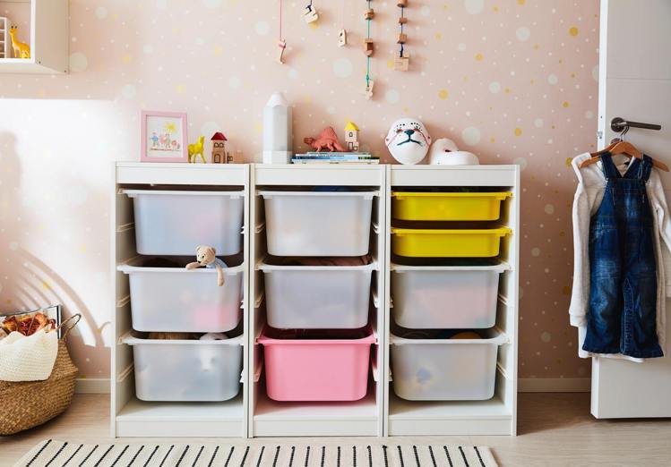 專為兒童量身打造的TROFAST系統儲物系列是IKEA員工推薦好物之一，每組1,755元。圖／IKEA提供