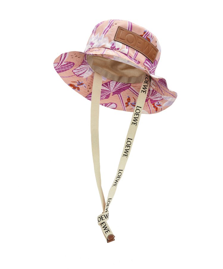 LOEWE漁夫帽，16,000元。圖／LOEWE提供