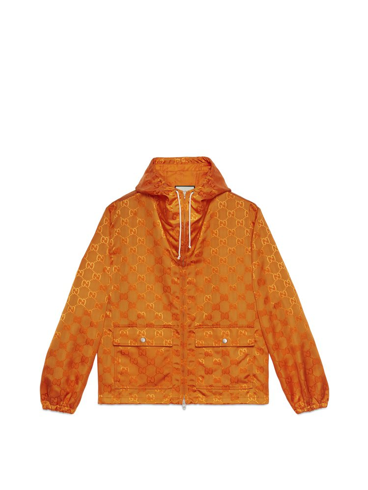 OFF THE GRID系列亮橘運動風衣，51,500元。圖／GUCCI提供