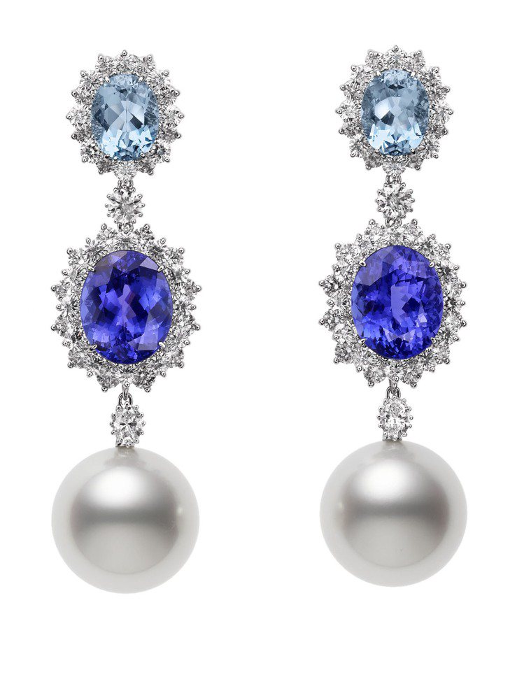 迪麗熱巴配戴的MIKIMOTO頂級珠寶系列南洋珍珠丹泉石藍寶耳環，價格店洽。圖／MIKIMOTO提供