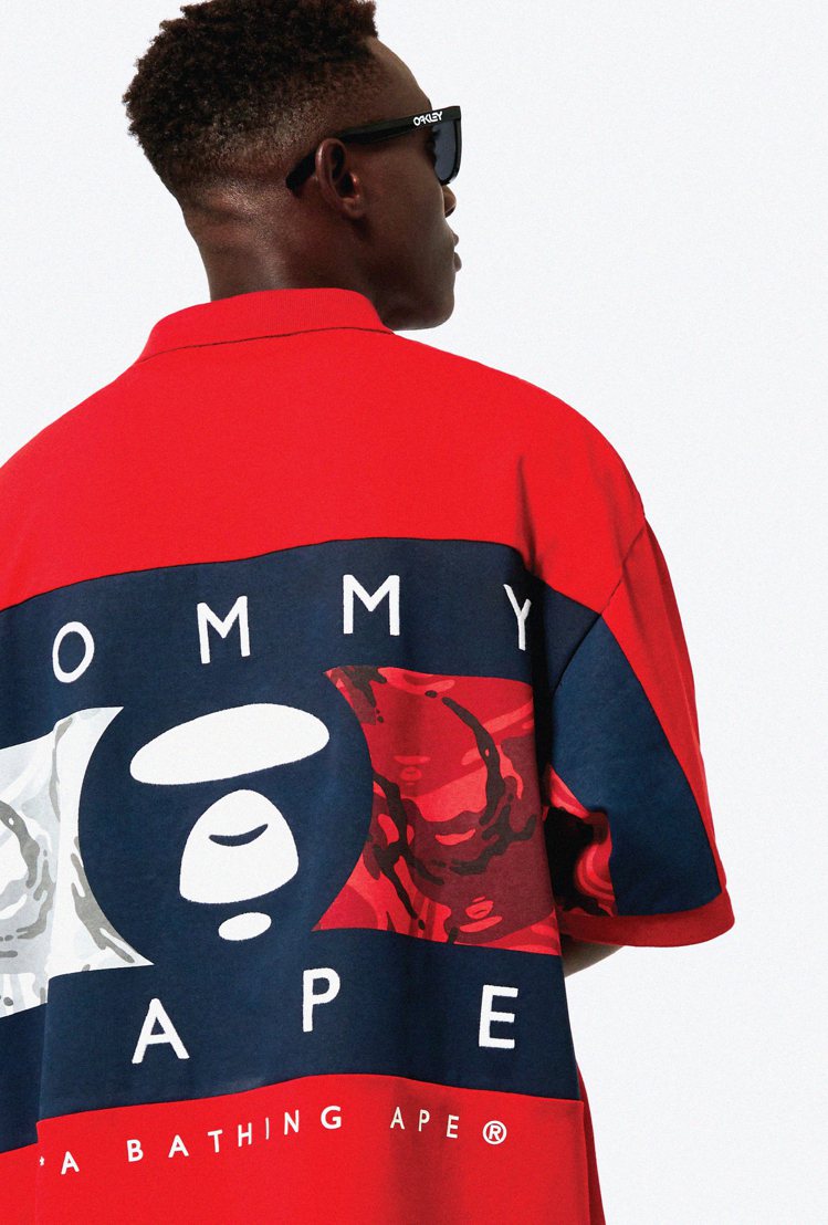 A Bathing Ape的副線品牌則與Tommy Jeans聯名，從90年代的街頭風格中汲取靈感，創造了一系列有鮮明Logo的單品。圖／I.T提供