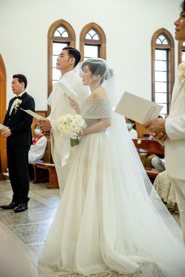 知名舞蹈藝術家KIMIKO的婚禮今天在百年歷史古蹟「屏東教會」舉行。圖／Starfish提供