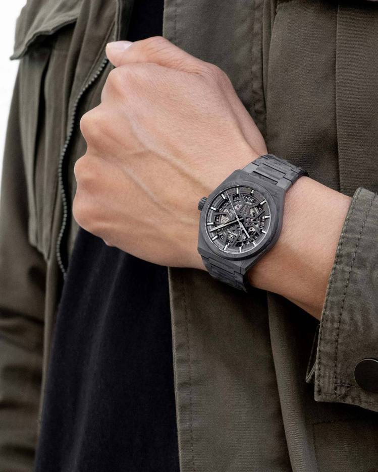 真力時DEFY Classic推出全碳纖維腕表，64萬6,300元。圖／真力時提供