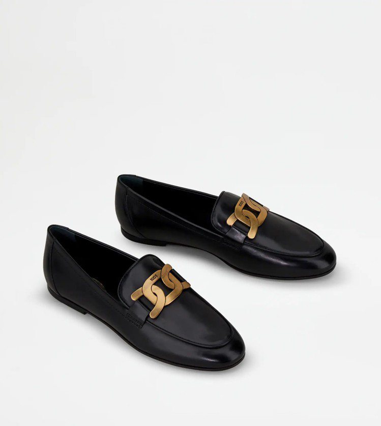 TOD'S KATE黑色樂福鞋(女)，28,300元。圖／迪生提供