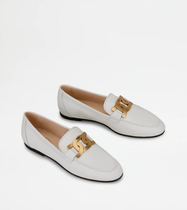 TOD'S KATE白色樂福鞋(女)，26,900元。圖／迪生提供