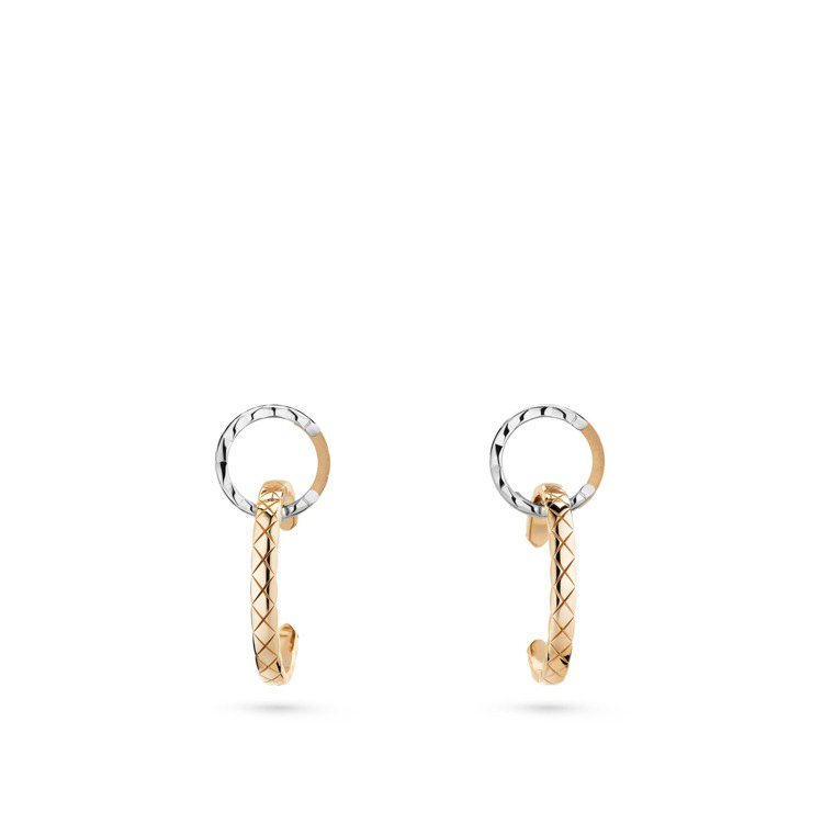 COCO CRUSH圈式耳環，18K白金與Beige米色金，約24萬4,000元。圖／香奈兒提供