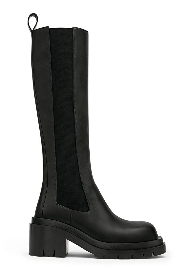 The Lug牛皮高筒靴(7cm heel)，55,300元。圖／BV提供
