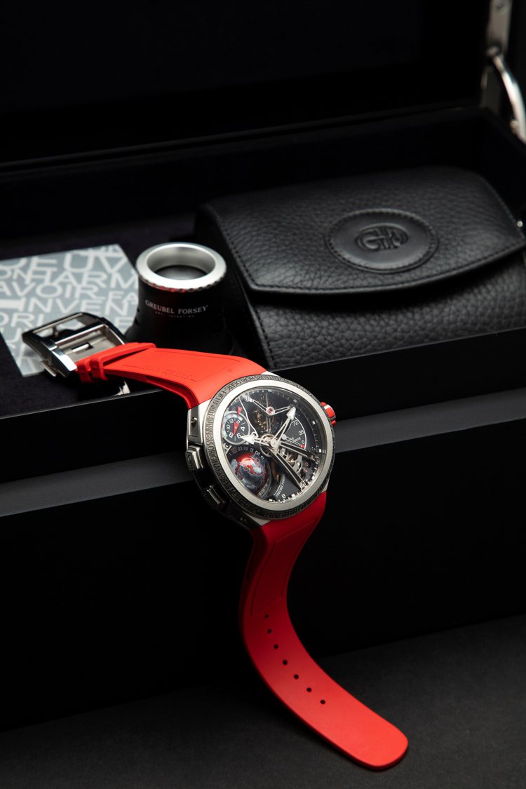 Greubel Forsey GMT Sport紅色款為獨一無二的訂製品，估價40萬美元起。圖／佳士得提供