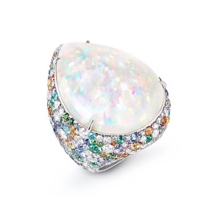 全球唯一一件的Boucheron高級珠寶系列Illusion主題戒指，約730萬元。圖／麗晶精品提供
