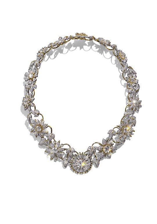 Tiffany & Co. 2022 Blue Book高級珠寶系列Schlumberger 18K黃金及鉑金鑲鑽花葉造型項鍊。圖／Tiffany提供