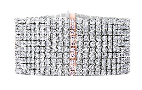 Tiffany & Co.高級珠寶系列鉑金和18K玫瑰金鑲粉色和白色鑽石手鍊。圖／Tiffany提供