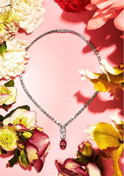 Tiffany & Co. 2022 Blue Book高級珠寶系列鉑金鑲嵌總重逾7克拉紅色尖晶石及鑽石項鍊。圖／Tiffany提供