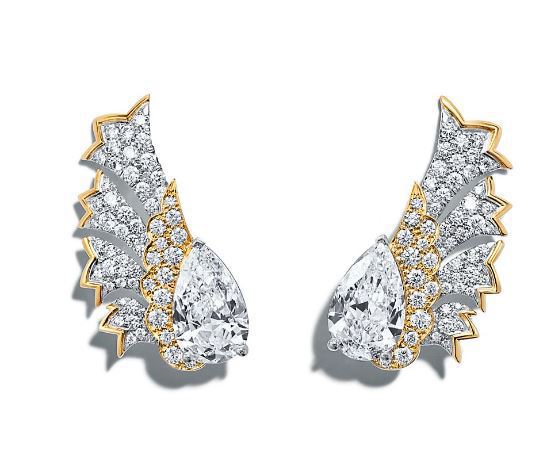 Tiffany & Co. 2022 Blue Book高級珠寶系列Schlumberger鉑金及18K金鑲鑽Ribbon Fan耳環。圖／Tiffany提供