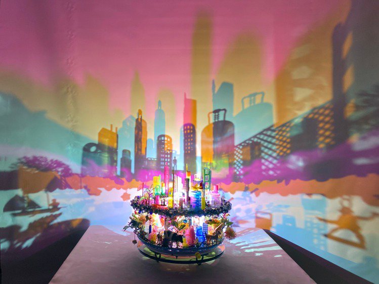 香港本地的李安姿當代空間展出阮家儀作品《The Dreamer II》，以光影捕捉香港；圖片版權屬於藝術家本人與李安姿當代空間。圖／Art Central提供