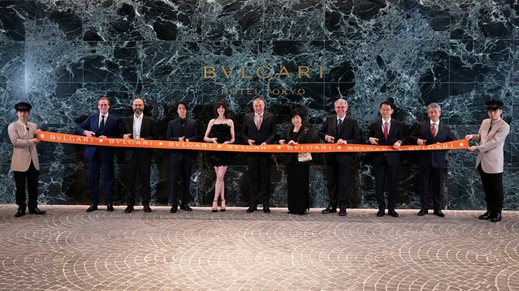 寶格麗全球品牌代言人安海瑟薇、品牌大使山下智久出席東京寶格麗飯店開幕剪綵儀式。圖／寶格麗提供
