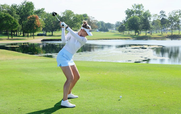 即便高爾夫賽事具備高離心力的特點，Jessica Korda也不時在比賽中戴上RICHARD MILLE表款，展現品牌經典的優異抗震與穩定表現。圖／RICHARD MILLE提供