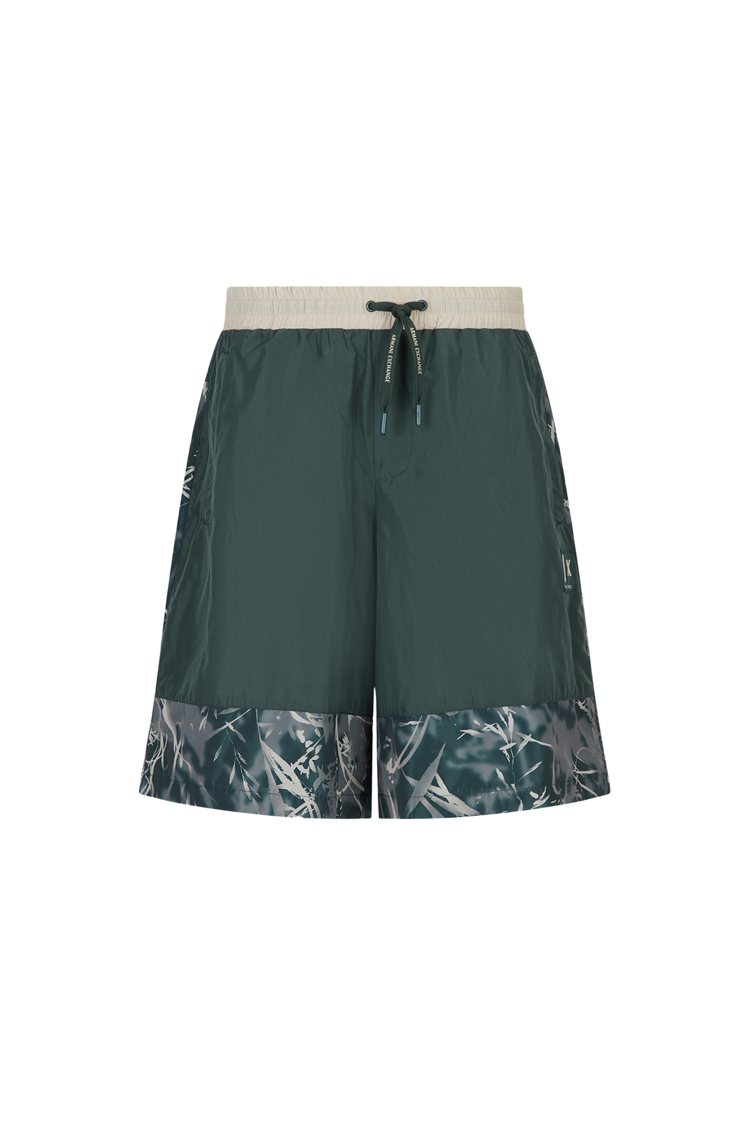 AX Armani Exchange綠色印花短褲，7,680元。圖／Giorgio Armani提供