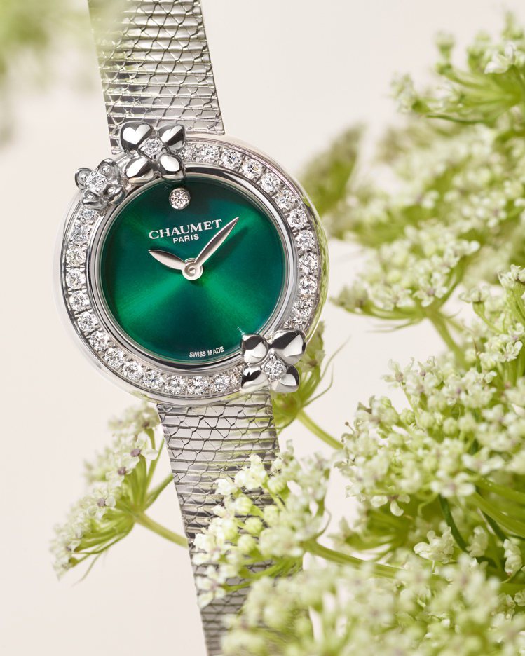 CHAUMET全新的Hortensia珠寶腕表靈感源自約瑟芬皇后最愛的繡球花。圖／CHAUMET提供