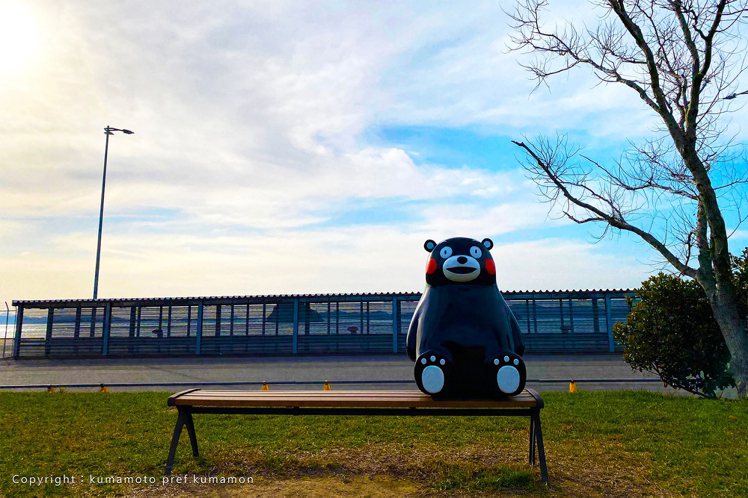 全日本最知名的地方吉祥物「熊本熊」，呆萌可愛的模樣在熊本隨處可見。圖／星宇航空提供
