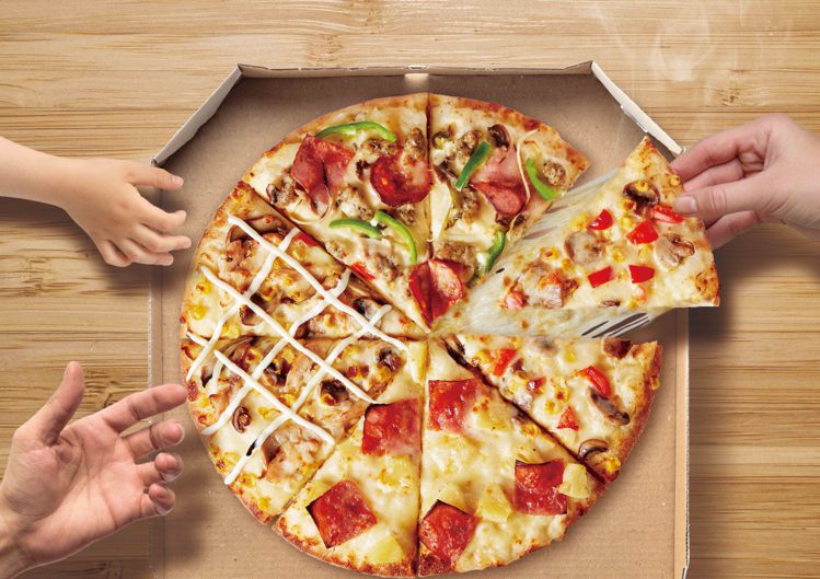 達美樂推出「外帶披薩半價」的優惠。圖／達美樂提供