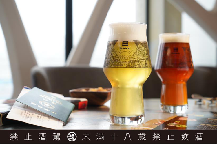 SUNMAI金色三麥明星酒款「蜂蜜啤酒」、充滿台灣特色的「包種茶啤酒」、歐美遊客喜愛的「葡萄柚IPA」，都能在「SUNMAI BAR 航站一店」喝到。圖／金色三麥提供。提醒您：禁止酒駕 飲酒過量有礙健康。