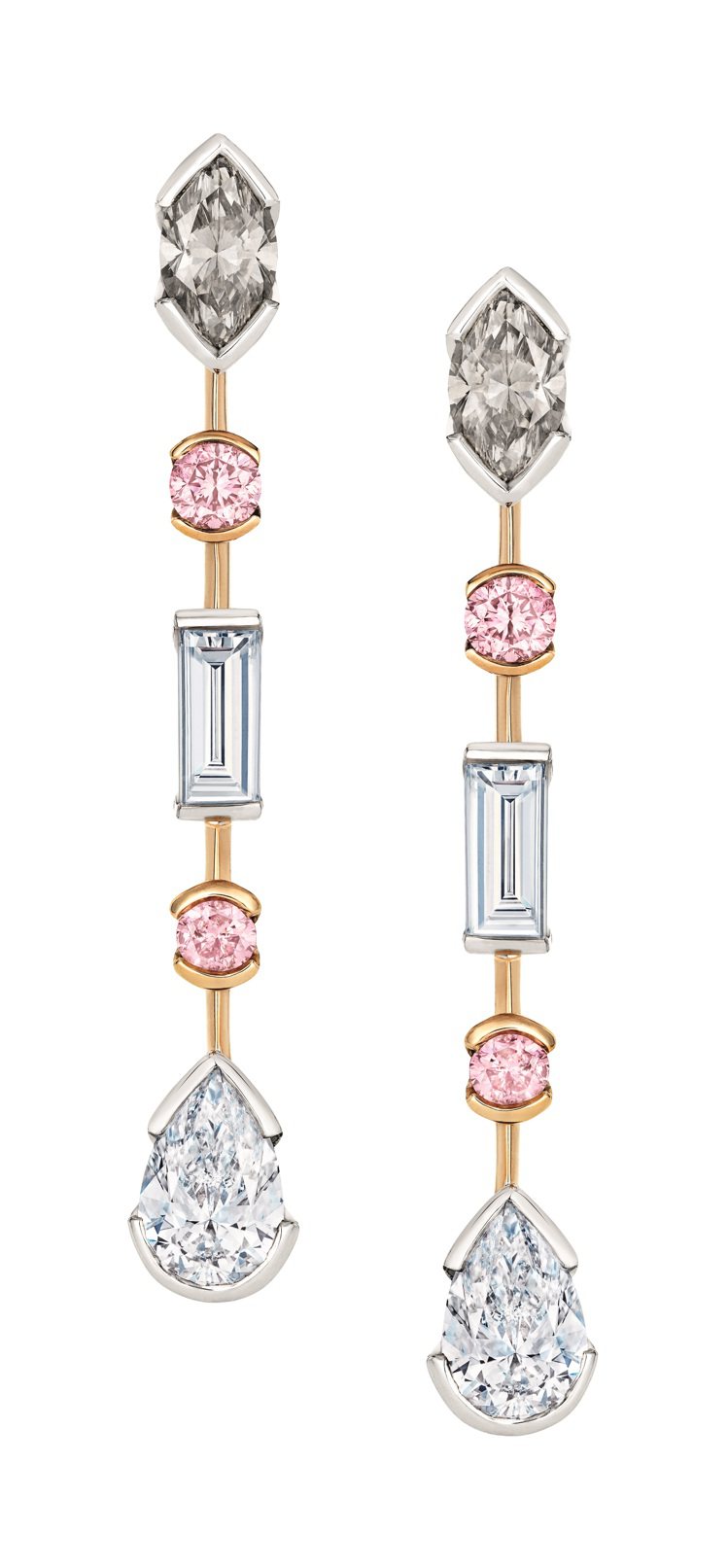 謝欣穎配戴De Beers Swan Lake高級珠寶彩鑽耳環，約171萬5,000元。圖／De Beers提供