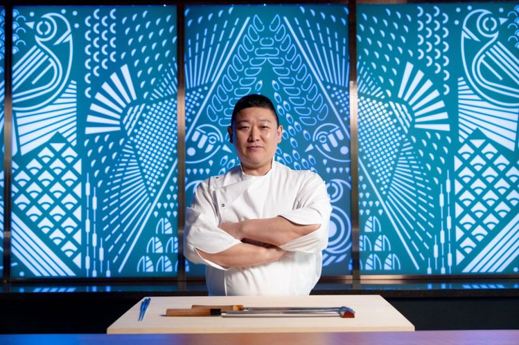 台灣壽司会席流無菜單日料代表星浩一擔任壽司星料理長。圖／Finch Taipei提供