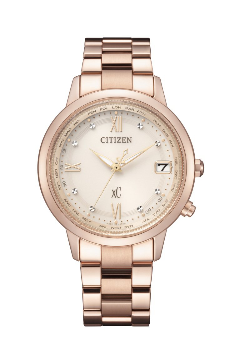 CITIZEN xC系列光動能全球電波時計CB1132-51W腕表，鍍粉紅金鈦金屬表殼與表鍊，31,900元。圖／CITIZEN提供