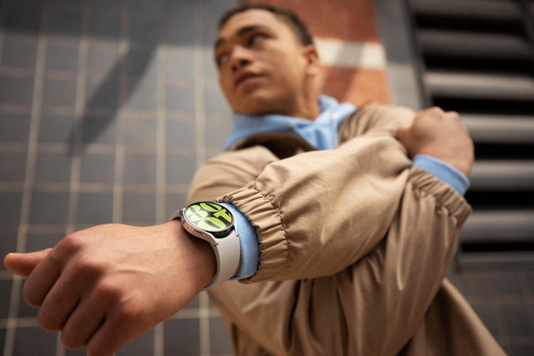 Samsung Galaxy Watch6系列內建全新「心率區間指南」功能，將心率強度由弱至強分為5個區間，隨時掌握運動節奏和目標達成率。圖／三星提供