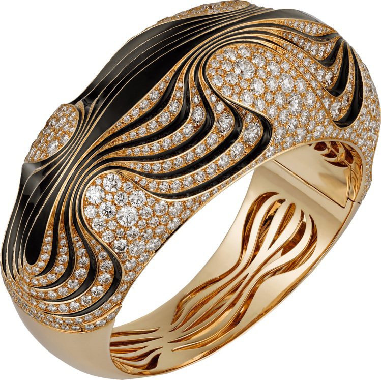 Paris Nouvelle Vague Strolls 手環，使用玫瑰金、黑色真漆、鑽石，啟發了今日的Tressage創意珠寶系列。圖／Cartier提供