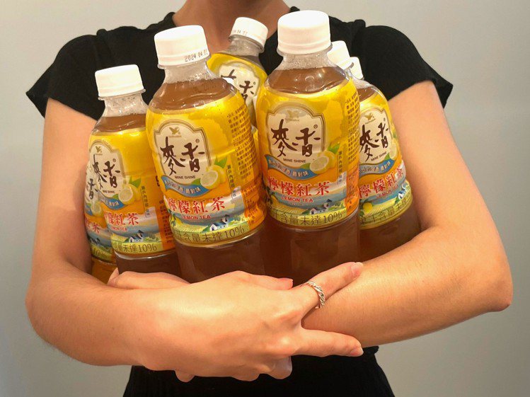 麥香檸檬紅茶上市後大受歡迎，開賣至今銷量已經突破百萬瓶大關。圖／麥香提供