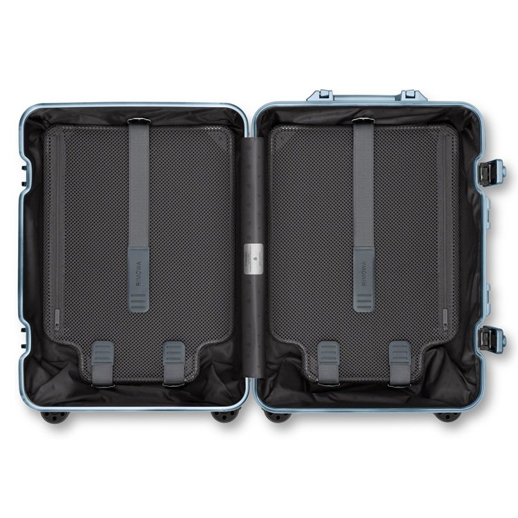 RIMOWA Original系列行李箱，具備Flex Divider活動式隔板，提供多功能而又井然有序的收納方式。圖／RIMOWA提供