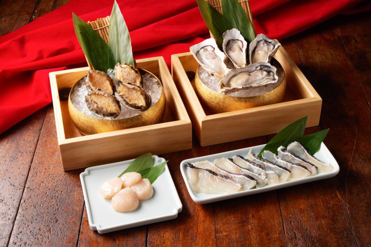 麻辣45推出超過20種新菜色，包括有鮑魚、廣島牡蠣、烏鱧魚等海鮮食材。圖／麻辣45提供