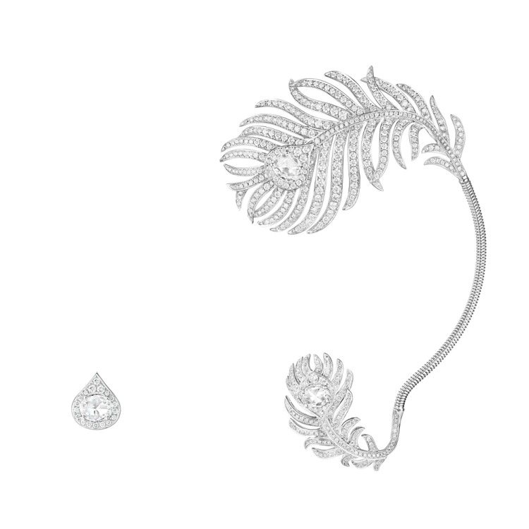 羽毛的意念一向空靈唯美，而Boucheron並以Plume de Paon孔雀羽毛圖案，打造出一系列的高級珠寶項鍊、以及一組不對稱但別具個性的白金鑽石耳環。圖／Boucheron提供