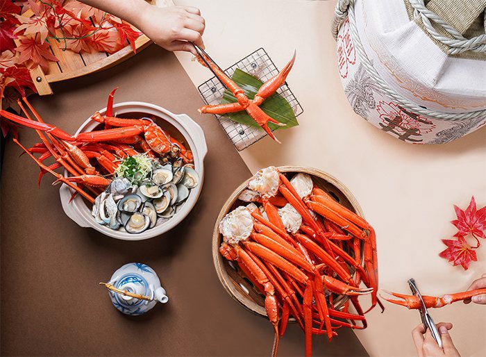 台南遠東香格里拉推出「金秋‧饕蟹宴」限定料理，於「醉月樓」中餐廳及「遠東CAFÉ」自助餐廳豪邁上菜。圖/台南遠東香格里拉提供