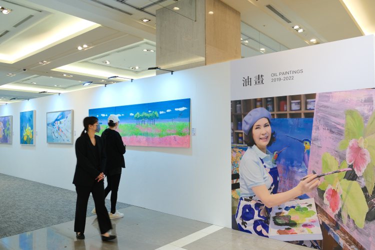 「白嘉莉的美麗世界藝術展」今日起在11月12日於新光三越台北信義新天地A9展演館舉行。記者江佩君／攝影