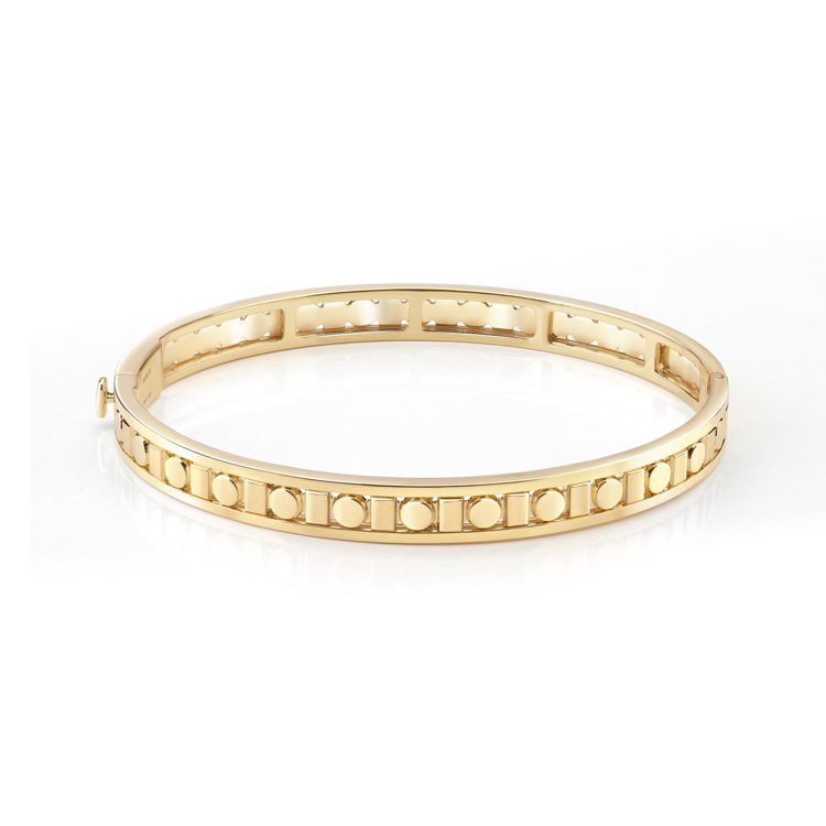 周子瑜配戴DAMIANI Belle Époque Reel 18K黃金鑽石手環，約15萬5,500元。圖／戴美安妮提供
