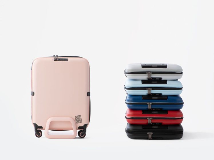 Jollying Pebble摺疊式行李箱，20吋4,680元、24吋6,980元、30吋8,980元。