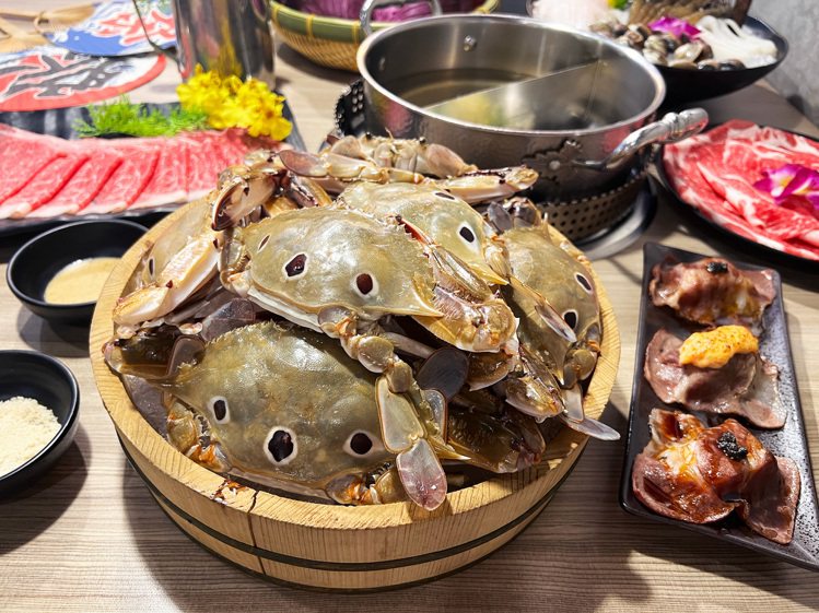 涮樂和牛鍋物選擇指定方案，最多可升級「三點蟹吃到飽」。