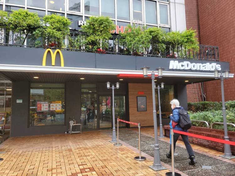 全台首間麥當勞「台北民生餐廳」於12月28日重新改裝開幕。記者陳睿中／攝影
