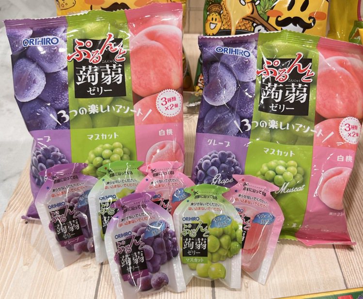 7-ELEVEN即日起至3月19日推出「進口夯品博覽會」，「日本ORIHIRO蒟蒻果凍三口味6入」內含葡萄、白桃、麝香葡萄3種口味，售價85元。圖／7-ELEVEN提供