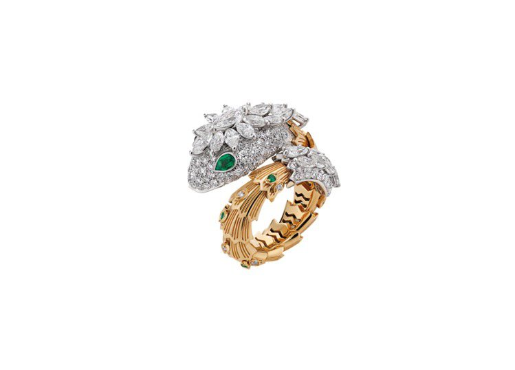 BULGARI SERPENTI系列頂級祖母綠與鑽石戒指。圖／寶格麗提供